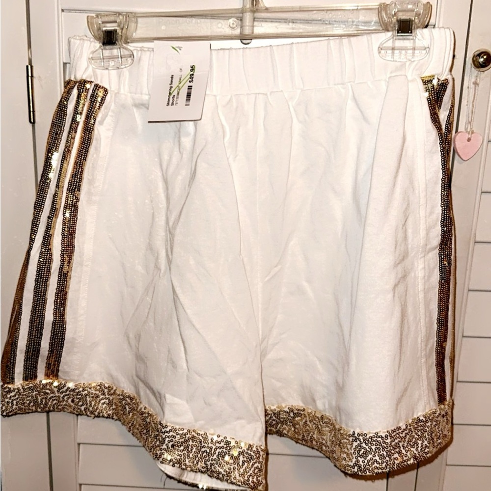 Comfy shorts never worn!